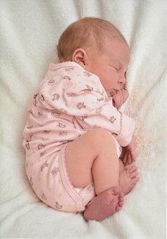 How long do newborns sleep? Sleeping newborn baby